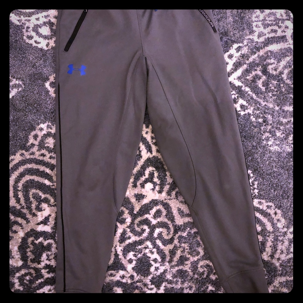 Gray Under Armour joggers size small